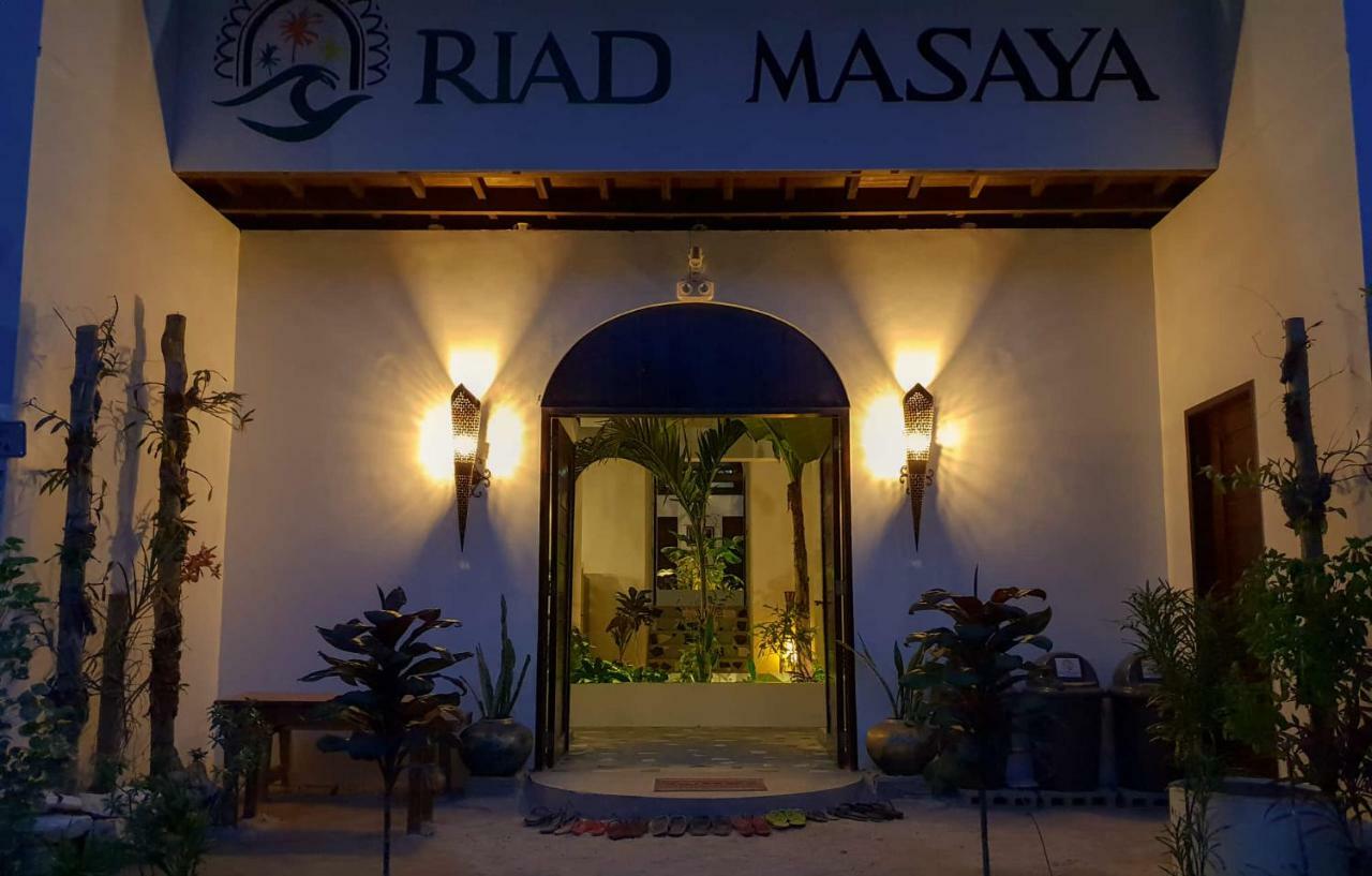 Riad Masaya General Luna  Exteriör bild